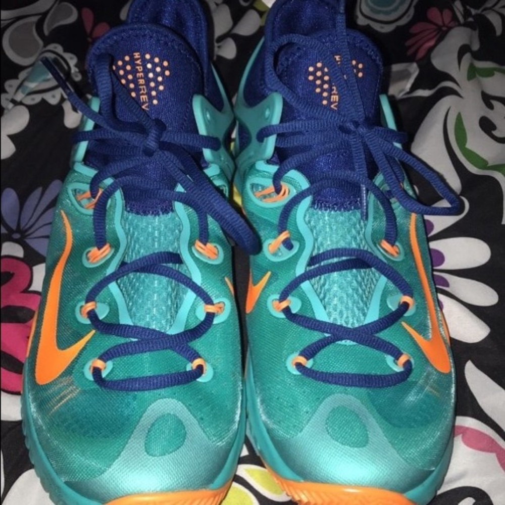 Men’s Size 10 Nike’s